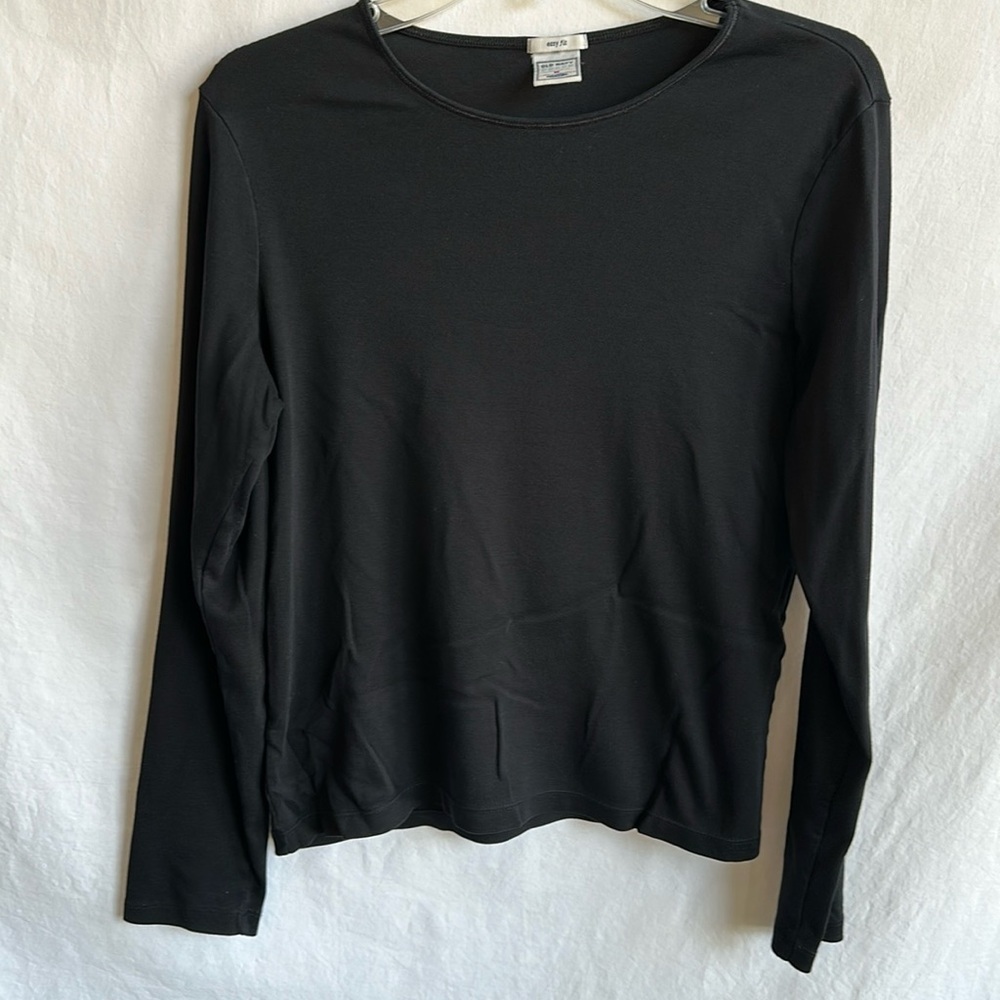 Old Navy black long sleeve Easy Fit top, size M